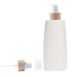 Botella Oval 400 ml HDPE Blanca con spray Blanco Funda Madera (24/410) - Botellas HDPE